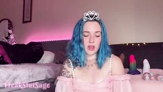 The ass of a sexy Princess was destroyed by an anal machine with a huge toy