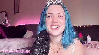 The ass of a sexy Princess was destroyed by an anal machine with a huge toy