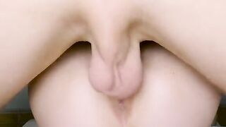 A pussy squirting all over my dick! An amazing amateur squirting orgasm while fucking