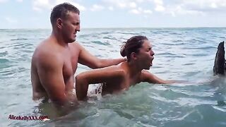 Babe has amazing sex right in the water, an unforgettable scene!