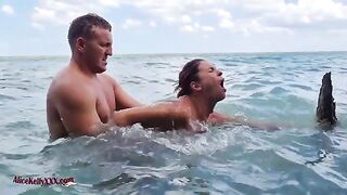 Babe has amazing sex right in the water, an unforgettable scene!