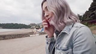 Stranger picked up this girl after flashing on the beach and they fucked doggystyle
