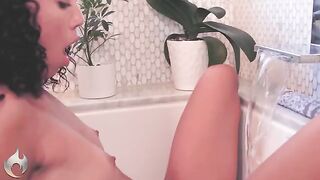 The morning is the most beautiful time to enjoy a passionate session with a babe