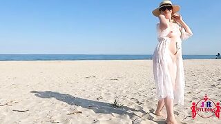 A couple has sex on the public beach for the first time