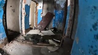 Walking around horrible houses with my hot babe in HD
