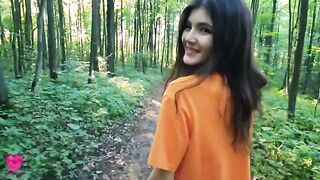 A hungry girl got sperm from a guy’s dick in the forest