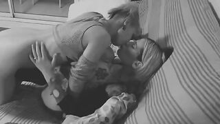 Meg Vicious comparte habitación con la sexy Blaze Rager en una escena de pasión