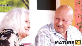 The guy fucks the fat old lady on the table