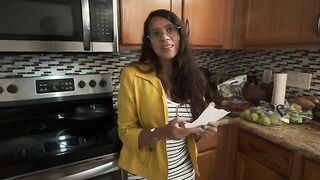 My stepmom, a spicy Latina, squirts me cum in the morning when my dad's not around
