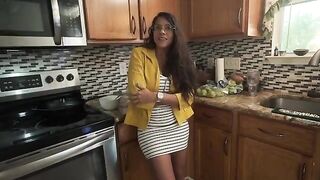 My stepmom, a spicy Latina, squirts me cum in the morning when my dad's not around