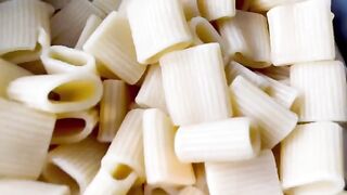 Proxy Paige gets her asshole gapped while cooking pasta