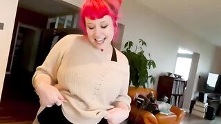 Proxy Paige gets her asshole gapped while cooking pasta