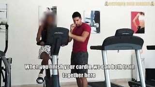 A sexy girl is risking a lot for sex in the gym with strangers