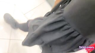 A girl is ready to fuck anywhere, even in the toilet
