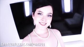 Bella Luna and Jade Valentine deliver oral services