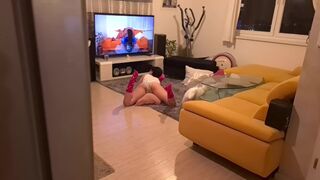 The guy came to his stepsister, she showed her private life