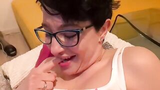 The guy came to his stepsister, she showed her private life