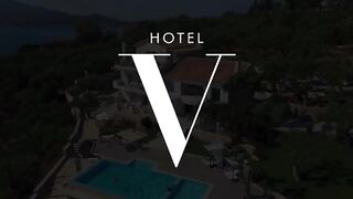 The insatiable guest Ginebra has sex with the bartender in the hotel