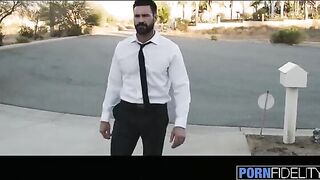 The perfect housewife Anna Bell Peaks gets wet and wild