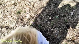 A girl came to the forest and got a cumshot on her juicy ass