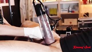 The cock is getting bigger with the help of a vacuum pump