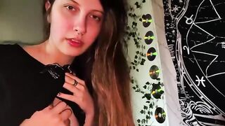 A stepsister gets her boyfriend's cock sucked while he plays computer