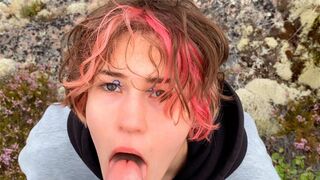 A hot fuck in the open air with a beautiful girl