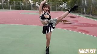 A cheerleader has sex on the street and swallows the guy’s semen