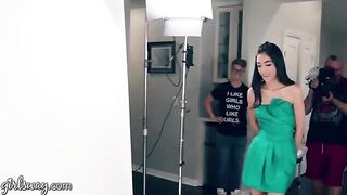 Two prom queens Lexi Lore and Harmony Wonder know how to use their fingers