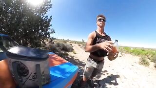 Babe has sex with her boyfriend in the car at the hot spring
