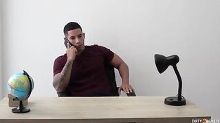 I fucked the agent who wanted to meet my big cock