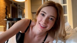 Good morning, beautiful girlfriend is waiting for you!