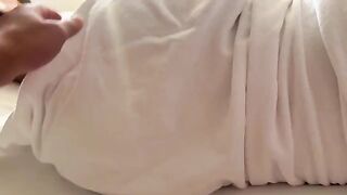 I took my stepdaughter on vacation and got a single bed on purpose