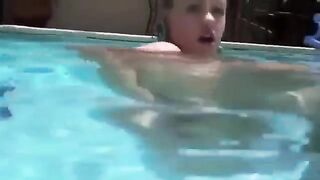 Babe played with a dildo in her ass underwater