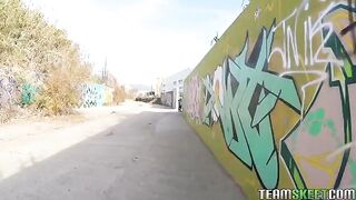 A man had sex with a passerby on the street, it was quite a spectacle