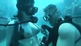 Aquatic sex at the bottom of the sea