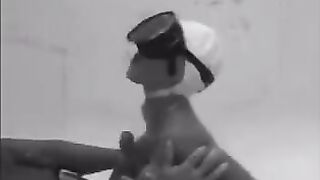 During the diving, she gave a blowjob to an underwater researcher