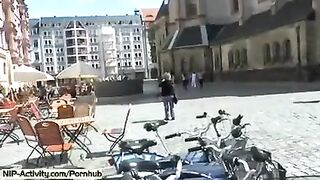 A hot girl exposed her pussy on the city streets to show it