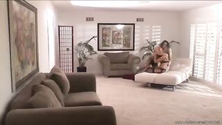 Two mature lesbians have a hot lesbian sex using their stockings