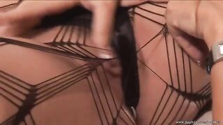 Two mature lesbians have a hot lesbian sex using their stockings