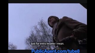 A street girl agreed to have sex for money with a stranger