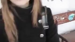 The girl is not embarrassed to make a blowjob in public places