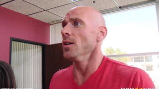 A long member of the athlete’s ass was fingered by a beautiful girl