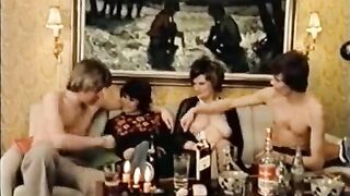 The man taught depraved girls the lesson of anal sex right in the classroom