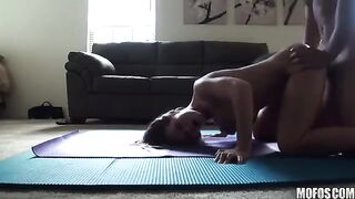 Sex at home with his sister, who has no panties on