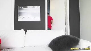 The man roughly fucked a pretty woman in the shower