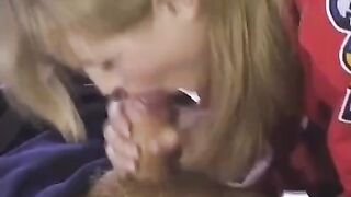 A fan gave the hockey player her ass to fuck at the stadium