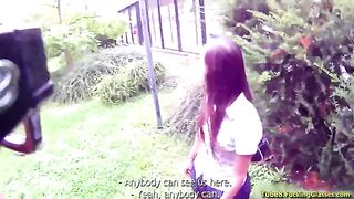 A stranger makes a blowjob to a guy in the bushes