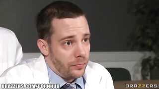 A girl came to the doctor-tutor for internship