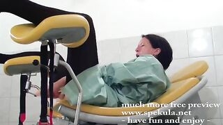 A girl gets a fisting in the gynecologist's office
